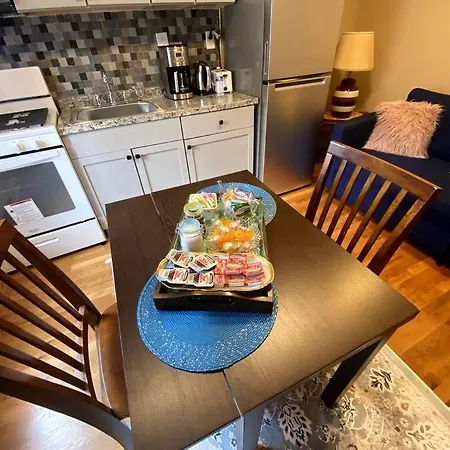 Cozy Boston Getaway Apartment! Free Parking Exterior photo