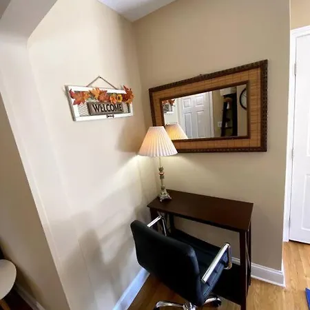 Cozy Boston Getaway Apartment! Free Parking Exterior photo