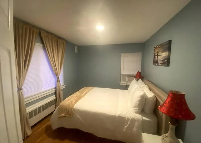 Cozy Boston Getaway Apartment! Free Parking