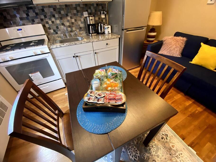 Cozy Getaway Apartment! Free Parking Appartement *